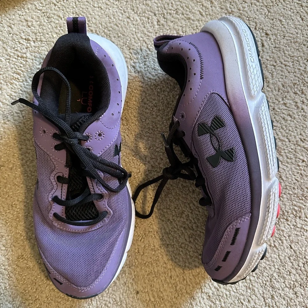 NWOT Under Armour Charged Assert 10 running shoes - Picture 2 of 5